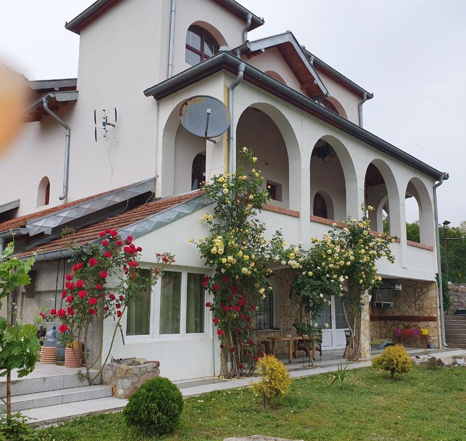 Knez Apartmani Senje المظهر الخارجي الصورة