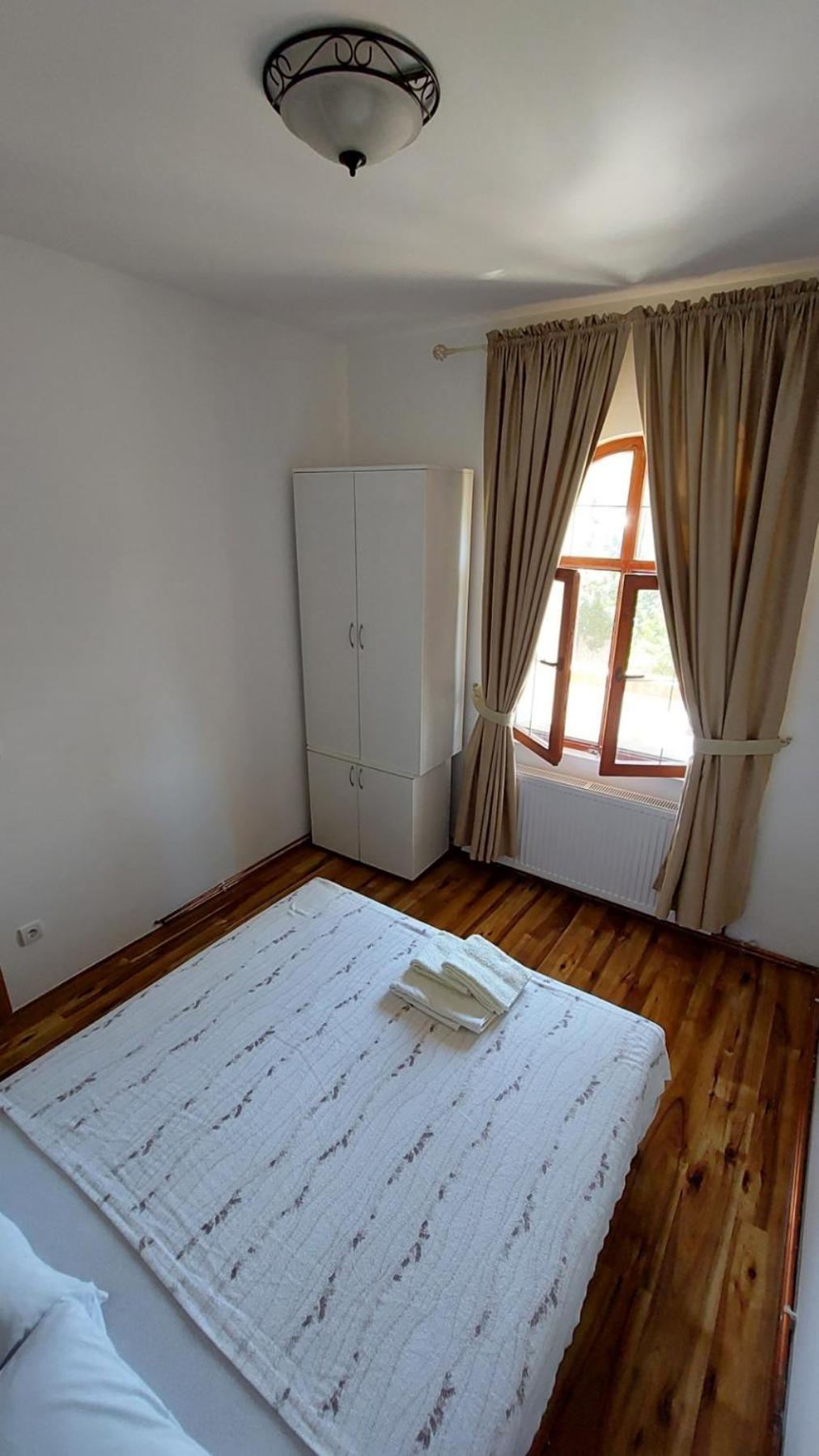 Knez Apartmani Senje الغرفة الصورة
