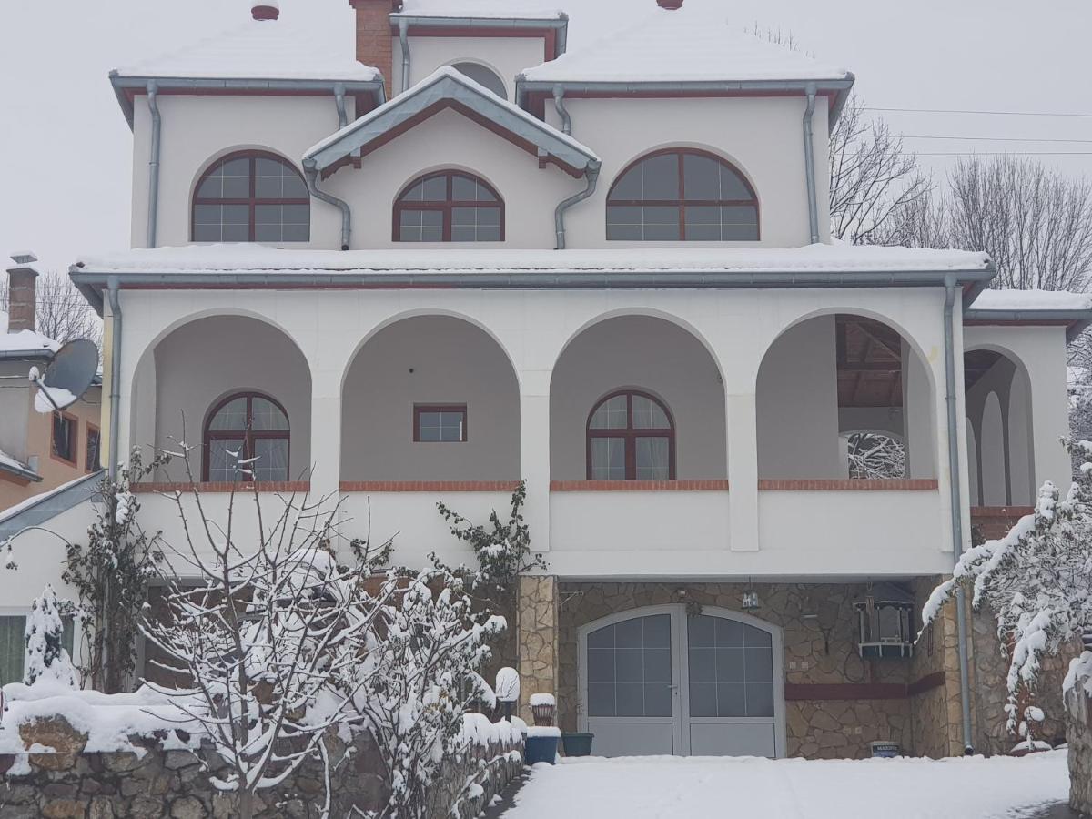 Knez Apartmani Senje المظهر الخارجي الصورة
