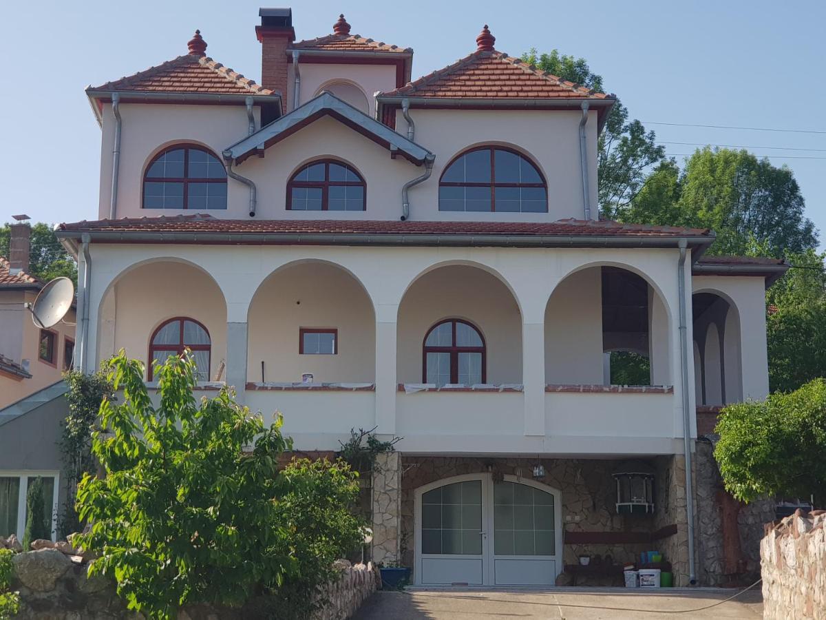 Knez Apartmani Senje المظهر الخارجي الصورة